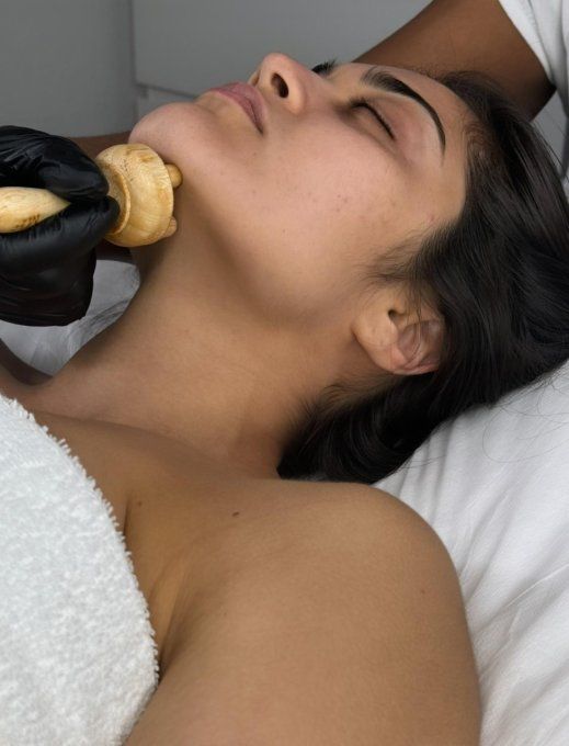 Séance soin ultime ovale du visage et double menton